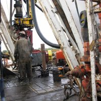 U.S. oil production booms as new year begins