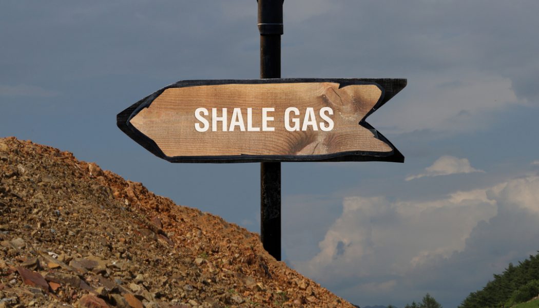 As shale wells grow longer, buyouts attract hemmed in oil producers