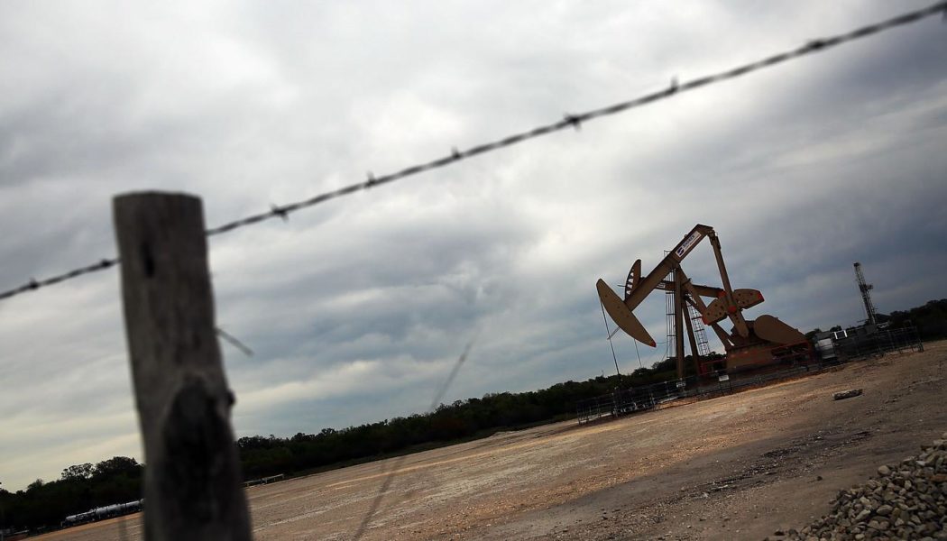 The 7 reasons behind U.S. oil’s sharpest daily point drop in almost 3 years